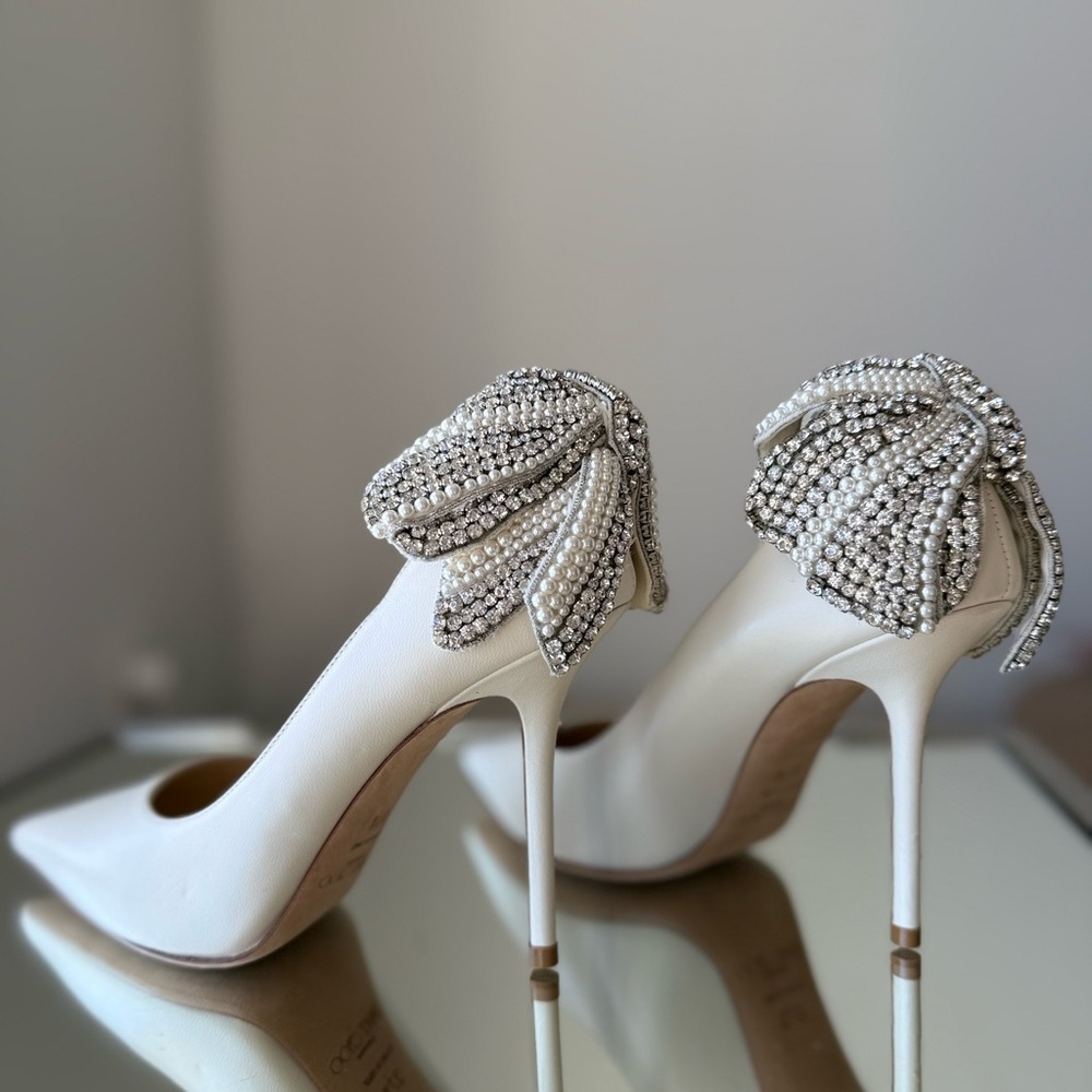 New Jimmy Choo White Love 100 Nappa Leather Pumps With Pearl And Crystal - Picture 11 of 15